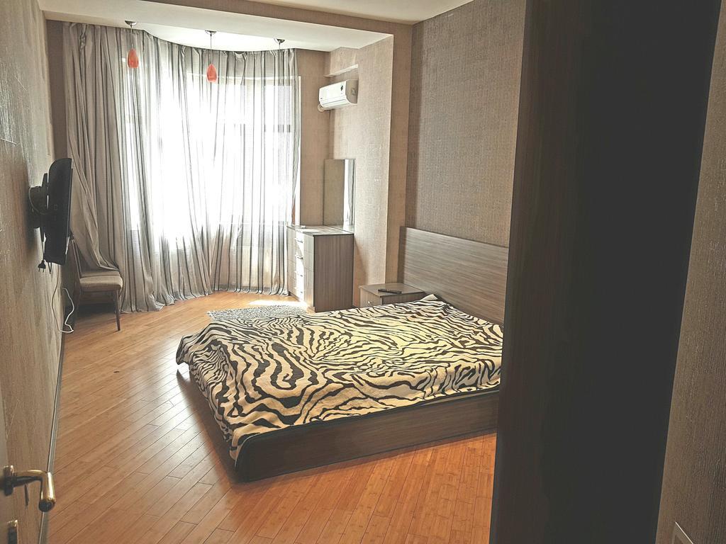 Apartment On Mirqasimov St.29 Baku Exteriör bild