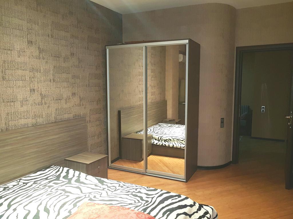 Apartment On Mirqasimov St.29 Baku Exteriör bild