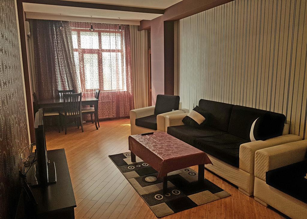 Apartment On Mirqasimov St.29 Baku Exteriör bild